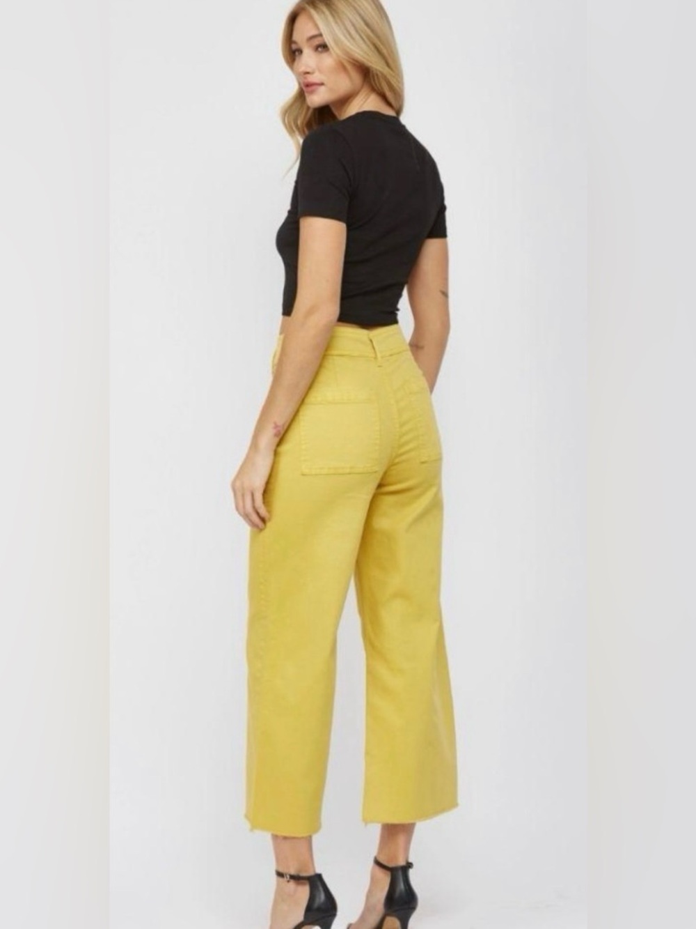 Judy Blue Yellow Braided Waistband Wide Leg Crop Jeans – NWT 🌴